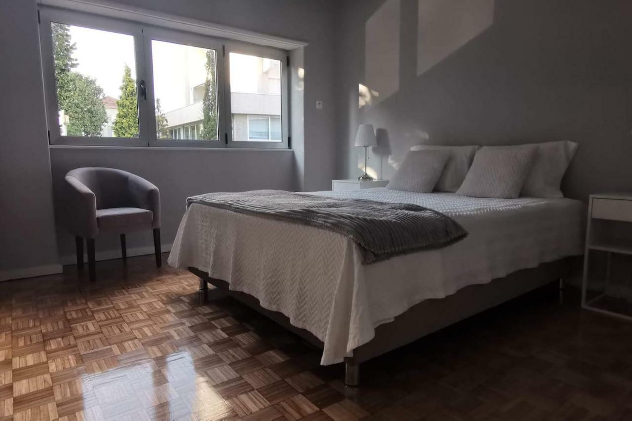 Grey Apartment Braga Bagian luar foto